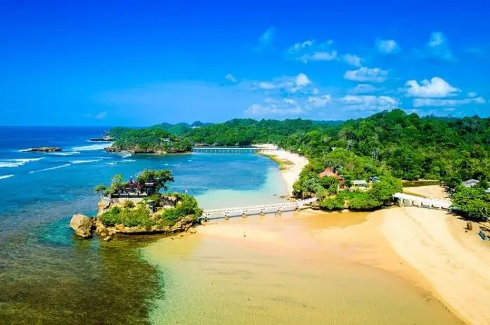 10 Pantai di Malang yang Cocok untuk Liburan