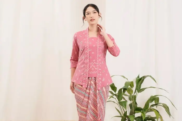 7 Rekomendasi Model Kebaya Kutu Baru Modern