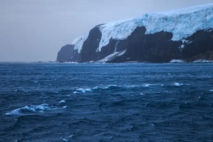 10 Pulau Paling Misterius di Dunia yang Menyimpan Kisah dan Legenda Menakutkan